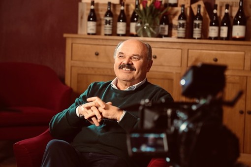 Sanremo, Oscar Farinetti presenta “La regola del silenzio” al Teatro Ariston (Foto) Sanremo, Oscar Farinetti presenta “La regola del silenzio” al Teatro Ariston (Foto)