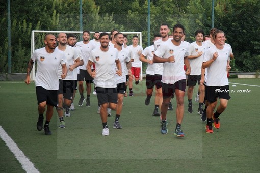Calcio, Promozione. Scappatura-Miceli-Espinal: l'Ospedaletti resta in vetta