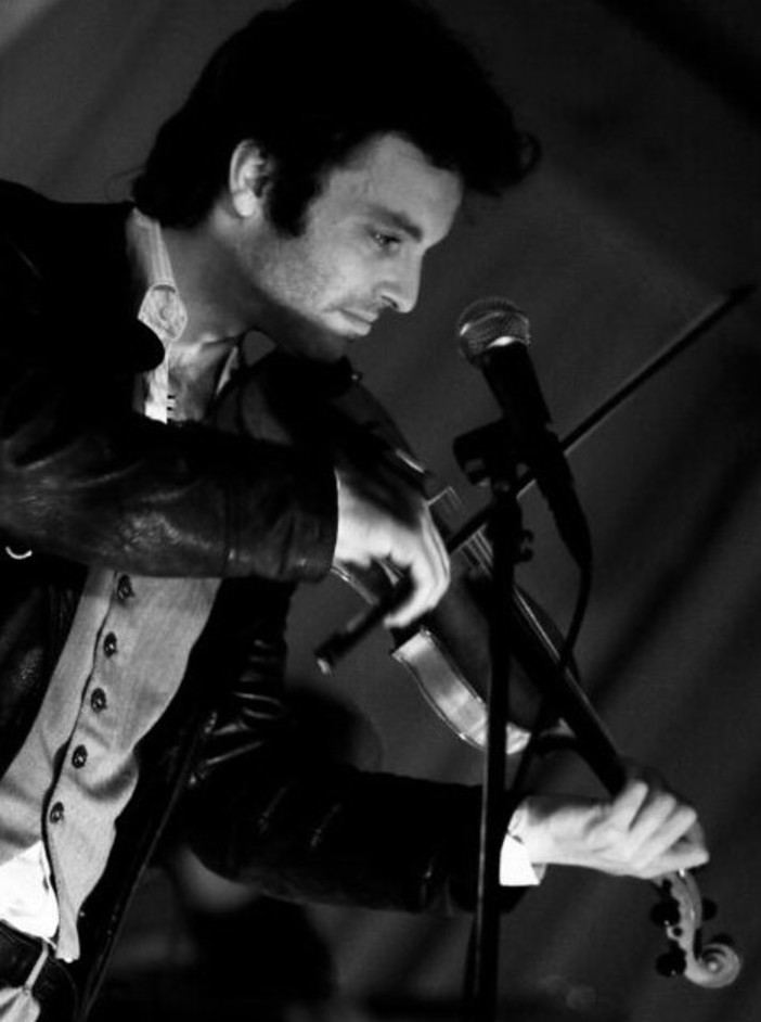 Vallecrosia: mercoledì sera alle 21.30 al 'Kukua Beach' il concerto degli 'Oggitani'