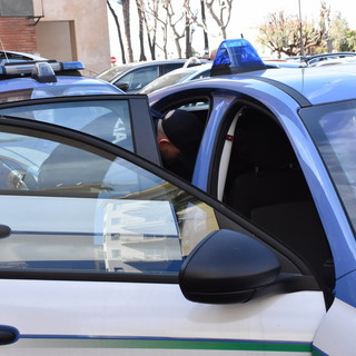 Ventimiglia: picchia e minaccia gli agenti, Polizia di Frontiera arresta 21enne pericoloso Ventimiglia: picchia e minaccia gli agenti, Polizia di Frontiera arresta 21enne pericoloso
