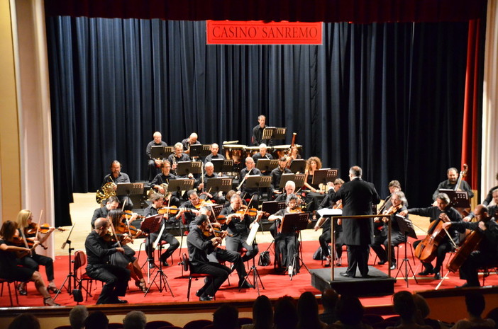 Torna il buio sulla Sinfonica di Sanremo: i dipendenti "O ci pagate il Fis entro domani o non suoniamo alla Festa della Città"