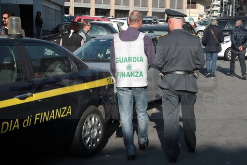 Blitz della Finanza a Sanremo: i sindaci della provincia esprimono solidarietà a Biancheri e ringraziano le forze dell’ordine