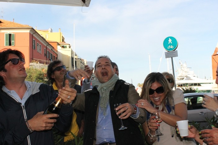 Tre dissidenti del Pdl sanremese ‘pizzicati’ a festeggiare la vittoria di Capacci ad Imperia: verso un ‘Laboratorio Sanremo’ per insidiare Zoccarato Tre dissidenti del Pdl sanremese ‘pizzicati’ a festeggiare la vittoria di Capacci ad Imperia: verso un ‘Laboratorio Sanremo’ per insidiare Zoccarato