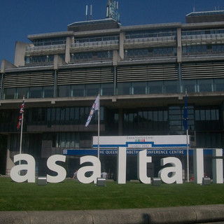 Olimpiadi 2012: in attesa dei primi imperiesi 'in campo' ecco la Londra che segue la 'Fiamma Olimpica' Olimpiadi 2012: in attesa dei primi imperiesi 'in campo' ecco la Londra che segue la 'Fiamma Olimpica'