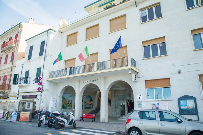 Ospedaletti: controlli della Municipale per i proprietari dei cani nelle aree pubbliche