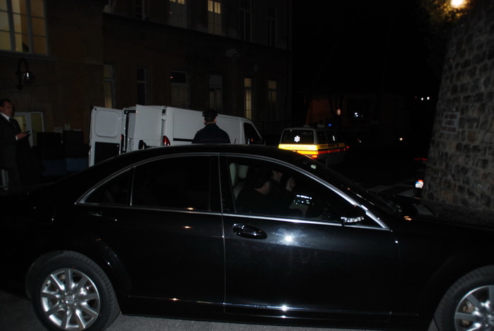 Sanremo: risonanza magnetica per Ivana Mrazova in ospedale, stasera ci saranno Belen ed Elisabetta?