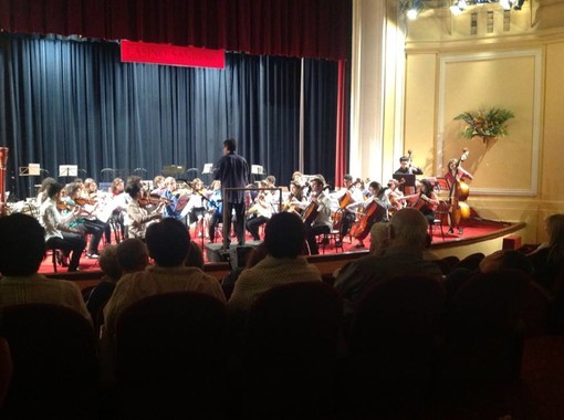 Sanremo: grande successo per il concerto d'esordio dell'Orchestra Giovani Ligure al Teatro del Casinò Sanremo: grande successo per il concerto d'esordio dell'Orchestra Giovani Ligure al Teatro del Casinò