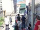 Imperia: 40 manifestanti de La Talpa e l'Orologio occupano giardino della Banca d'Italia Imperia: 40 manifestanti de La Talpa e l'Orologio occupano giardino della Banca d'Italia