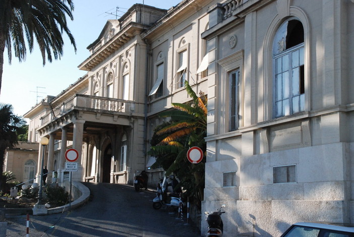 Scelta di concentrare i pazienti Covid a Sanremo: l'Asl 1 Imperiese risponde ai sindacati di categoria
