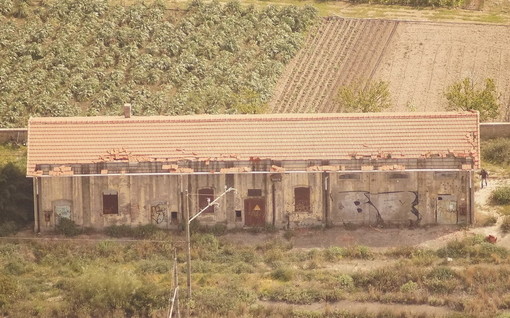 Ventimiglia: operazione antidroga 'Old house' dei Carabinieri, tunisini spacciavano in un casolare abbandonato