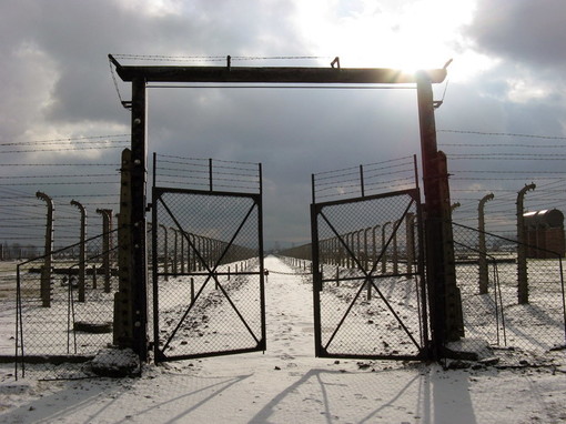 Per la ‘Giornata della Memoria’, tre appuntamenti teatrali messi in scena da ‘LIBER theatrum’ Per la ‘Giornata della Memoria’, tre appuntamenti teatrali messi in scena da ‘LIBER theatrum’