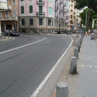 Sanremo: curva a 90° tra corso O. Raimondo e via Fiume, un lettore ne segnala la pericolosità (foto)