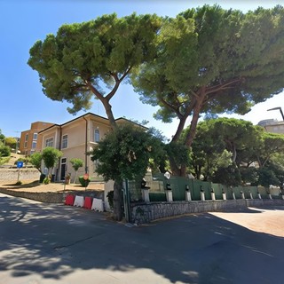 Via Giovanni Borea, abbattimento dei pini all’ospedale: dal 19 al 24 ottobre modifiche alla viabilità Via Giovanni Borea, abbattimento dei pini all’ospedale: dal 19 al 24 ottobre modifiche alla viabilità