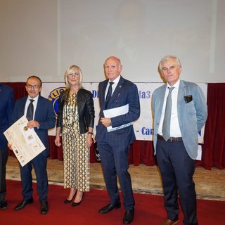 Premio Letterario Lions, a Sanremo vince Massimo Schilirò (foto) Premio Letterario Lions, a Sanremo vince Massimo Schilirò (foto)