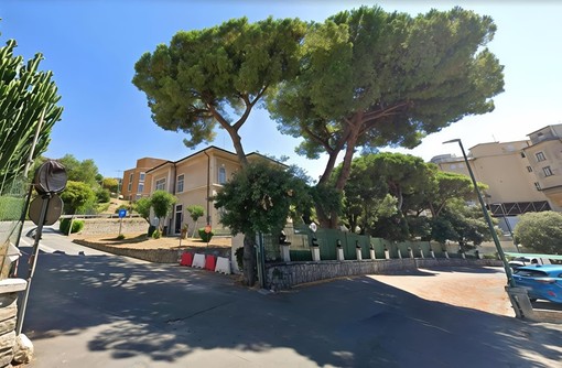 Via Giovanni Borea, abbattimento dei pini all’ospedale: dal 19 al 24 ottobre modifiche alla viabilità Via Giovanni Borea, abbattimento dei pini all’ospedale: dal 19 al 24 ottobre modifiche alla viabilità