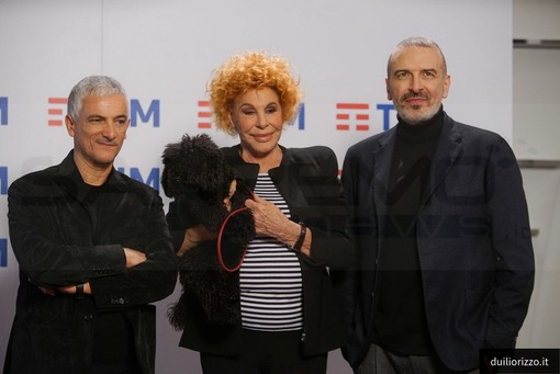 Ornella Vanoni è la diva di #Sanremo2018: "Imparare ad amarsi ha un testo straordinario, pennellato su di me" Ornella Vanoni è la diva di #Sanremo2018: "Imparare ad amarsi ha un testo straordinario, pennellato su di me"