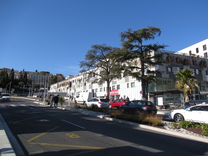 Vivere in Costa Azzurra ai tempi del Coronavirus: fatalismo fra la gente, preoccupazione e realismo tra gli amministratori e gli operatori turistici