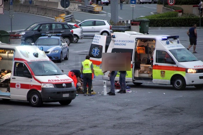 Ventimiglia: probabile overdose per due francesi all'autoporto, intervento del 118 e della Polizia (Foto)
