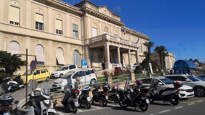 Sanremo: cesareo d'urgenza al 'Borea', i ringraziamenti allo staff del reparto di Ostetricia