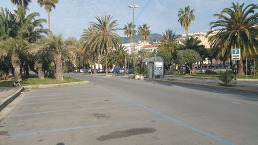 Sanremo: lungomare calvino pessimo biglietto da visita per chi arriva in città, la denuncia di una lettrice