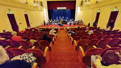 Dopo la 'prima' della settimana scorsa giovedì torna al Casinò l'Orchestra Sinfonica di Sanremo Dopo la 'prima' della settimana scorsa giovedì torna al Casinò l'Orchestra Sinfonica di Sanremo
