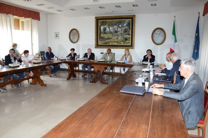 Dura presa di posizione dell'Amministrazione di Ospedaletti: "Non vuoi la discarica o l'inceneritore? Differenziati!" Dura presa di posizione dell'Amministrazione di Ospedaletti: "Non vuoi la discarica o l'inceneritore? Differenziati!"