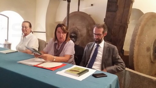 Chiusanico: presentata questo pomeriggio la quinta edizione della rivista culturale 'A Lecca' (Foto e Video) Chiusanico: presentata questo pomeriggio la quinta edizione della rivista culturale 'A Lecca' (Foto e Video)