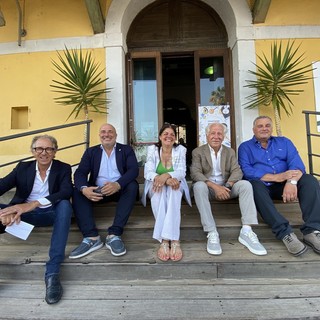 L'aperitivo nella sede del Club Tenco per il via a “Unoenergy accende la tua estate” L'aperitivo nella sede del Club Tenco per il via a “Unoenergy accende la tua estate”