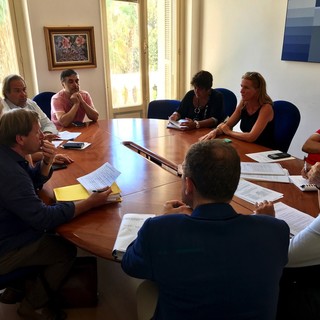 La riunione della prima commissione La riunione della prima commissione