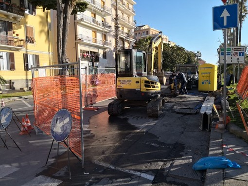 Imperia: entro l'estate i lavori del primo lotto del Roja bis sul vecchio sedime ferroviario, approvato il progetto Imperia: entro l'estate i lavori del primo lotto del Roja bis sul vecchio sedime ferroviario, approvato il progetto
