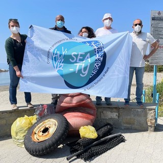 Sabato pulizia della spiaggia a Santo Stefano al Mare con il progetto 'Sea-ty' Sabato pulizia della spiaggia a Santo Stefano al Mare con il progetto 'Sea-ty'
