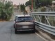Sanremo: parcheggio sempre più 'selvaggio' in strada Borgo Tinasso, rischio di gravi incidenti (Foto)