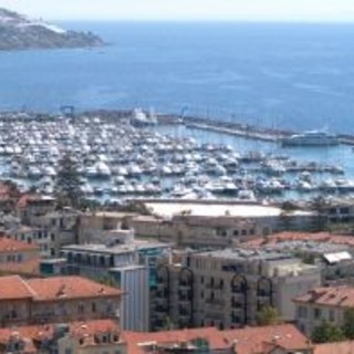 Confcommercio lancia un appello a Portosole: “Passaggi pedonali aperti nelle ore diurne nel quartiere San Martino a Sanremo”