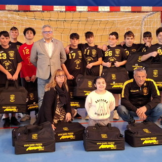 Pallamano Ventimiglia: bella prestazione dei ragazzi under 15 nel campionato francese, battuto il Cros de Cagnes (Foto) Pallamano Ventimiglia: bella prestazione dei ragazzi under 15 nel campionato francese, battuto il Cros de Cagnes (Foto)