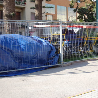 Arma di Taggia: parcheggio abusivo sulla pista ciclabile, la denuncia di un nostro lettore