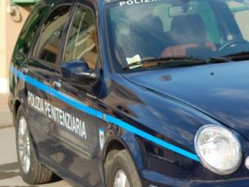 Imperia, detenuto paraplegico devasta la camera d’ospedale: il SAPPE chiede una nuova gestione sanitaria Imperia, detenuto paraplegico devasta la camera d’ospedale: il SAPPE chiede una nuova gestione sanitaria