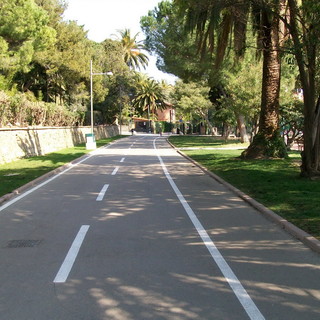 Santo Stefano al Mare: uomo scalcia un cane sulla ciclabile, Argirò "Faremo di tutto per risalire al responsabile!"