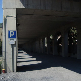 Imperia: protesta dei cittadini per i posti auto a Castelvecchio, la replica di Wolfango Belmonti a Broccoletti Imperia: protesta dei cittadini per i posti auto a Castelvecchio, la replica di Wolfango Belmonti a Broccoletti