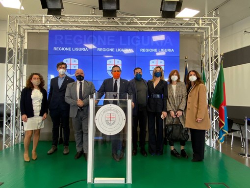 Spot della Regione al Festival: Toti “Puntiamo su turismo di prossimità, speriamo che estate coincida con ripresa e rilancio” Spot della Regione al Festival: Toti “Puntiamo su turismo di prossimità, speriamo che estate coincida con ripresa e rilancio”