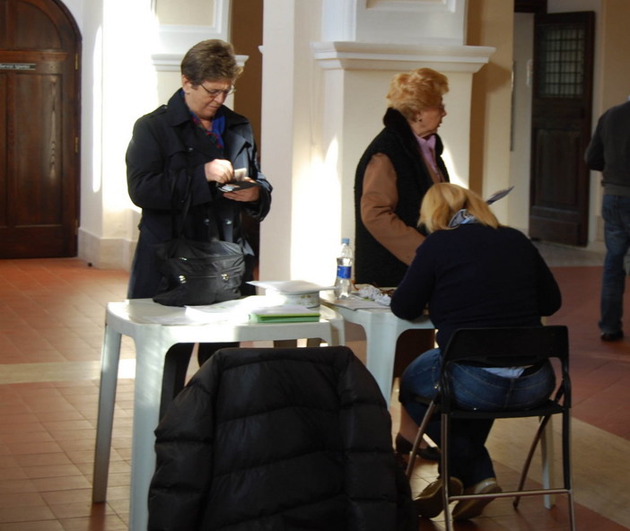 Tutto pronto anche in provincia di Imperia per le primarie del Partito Democratico. Una trentina i seggi in tutto il territorio