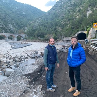 Alessandro Piana con il presidente Giovanni Toti nelle zone colpite dal maltempo nel Ponente Alessandro Piana con il presidente Giovanni Toti nelle zone colpite dal maltempo nel Ponente