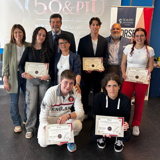 Premiati cinque studenti dell’Istituto Ruffini-Aicardi grazie al contributo allo studio promosso da 50&Più Imperia Premiati cinque studenti dell’Istituto Ruffini-Aicardi grazie al contributo allo studio promosso da 50&Più Imperia