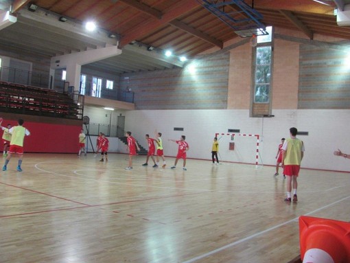 Pallamano: sabato ripresa dei campionati, per l’Abc Bordighera due incontri al palabiancheri con il derby italiano contro la San Camillo Imperia Pallamano: sabato ripresa dei campionati, per l’Abc Bordighera due incontri al palabiancheri con il derby italiano contro la San Camillo Imperia