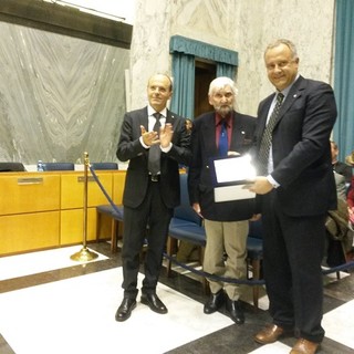 Imperia: il Consiglio Comunale premia il Comandante Federico Calzia, mai assente alle sedute