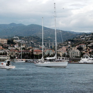 Sanremo: partite per la regata le splendide 7 imbarcazioni della Marina Militare italiana