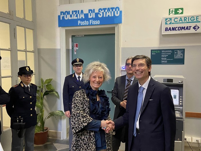 Sanremo: rafforzato il posto di Polizia dell'ospedale, da oggi agenti presenti dalle 8 alle 20 (Foto e Video) Sanremo: rafforzato il posto di Polizia dell'ospedale, da oggi agenti presenti dalle 8 alle 20 (Foto e Video)