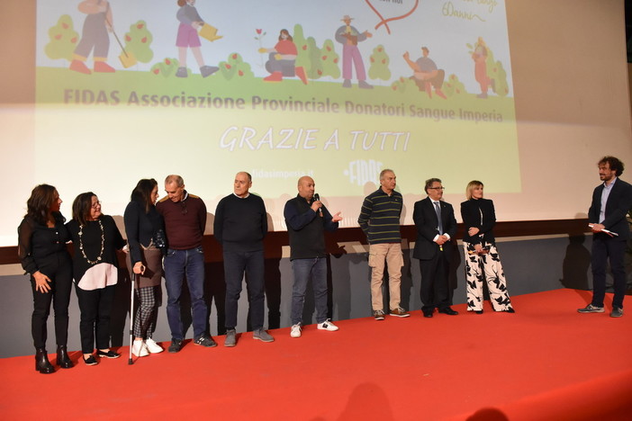 Sanremo: grande festa oggi per la Fidas, all'Ariston la premiazione dei donatori benemeriti della città dei fiori (Foto) Sanremo: grande festa oggi per la Fidas, all'Ariston la premiazione dei donatori benemeriti della città dei fiori (Foto)