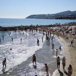 Prime indicazioni della Regione ai Comuni: ai balneari va comunicata la nuova durata di ulteriori 15 anni