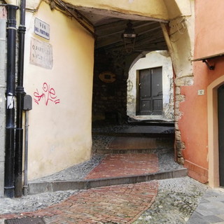 Sanremo: residenti della Pigna scrivono al sindaco denunciando sporcizia e degrado nel centro storico