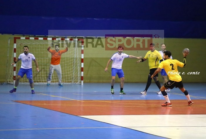 Pallamano Ventimiglia, i Senior sono da record: nella prima fase del campionato francese i gialloneri fanno 10 su 10! Pallamano Ventimiglia, i Senior sono da record: nella prima fase del campionato francese i gialloneri fanno 10 su 10!